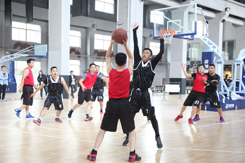 球場(chǎng)角逐 精彩紛呈&mdash;&mdash;第十二屆金秋文化節(jié)&ldquo;浙農(nóng)杯&rdquo;籃球賽火熱啟幕