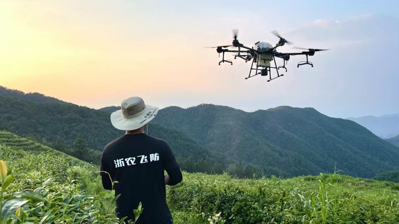 浙農飛防：新農人答好&ldquo;誰來種地&rdquo;的時代答卷