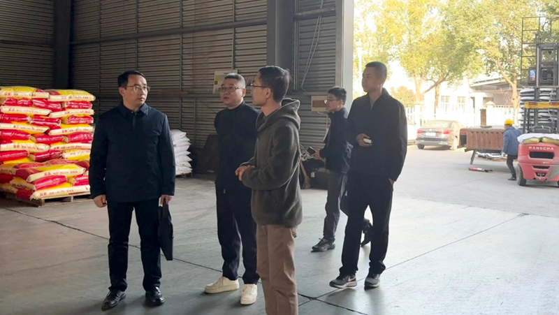 省發(fā)改委、省供銷社領(lǐng)導(dǎo)赴惠多利檢查指導(dǎo)化肥儲備工作